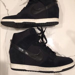 Nike Women's Dunk Sky High Black - Size 9